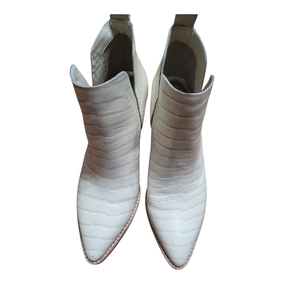 Dulce Vita Shoes - Dolce Vita 8.5 booties ivory reptile print